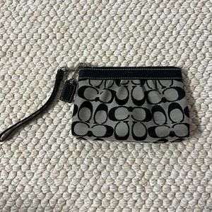 COACH Signature C Corner Zip Pleated Wristlet
